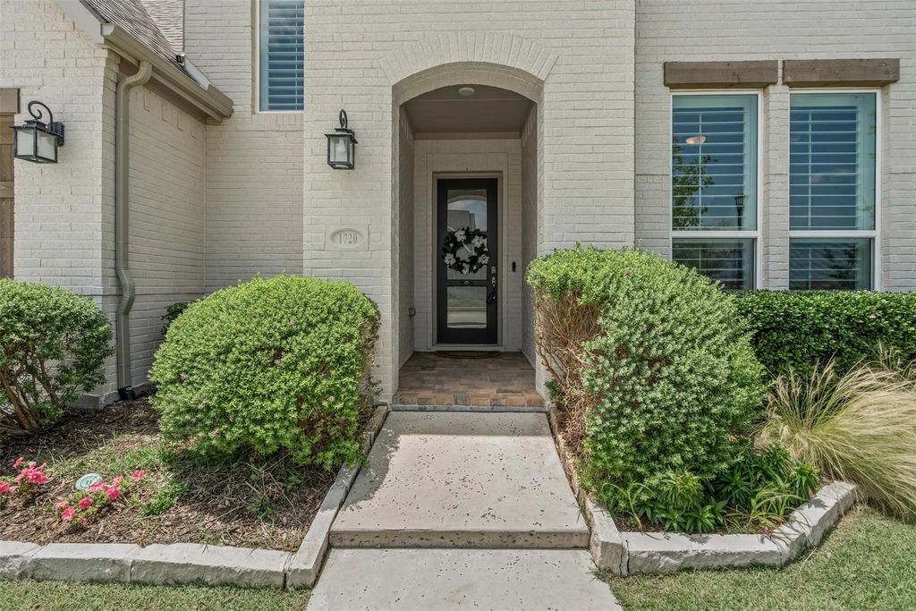 1720 Rolling Heights Lane, Fort Worth