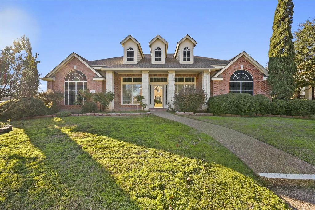 3901 Moonbeam Court, Plano