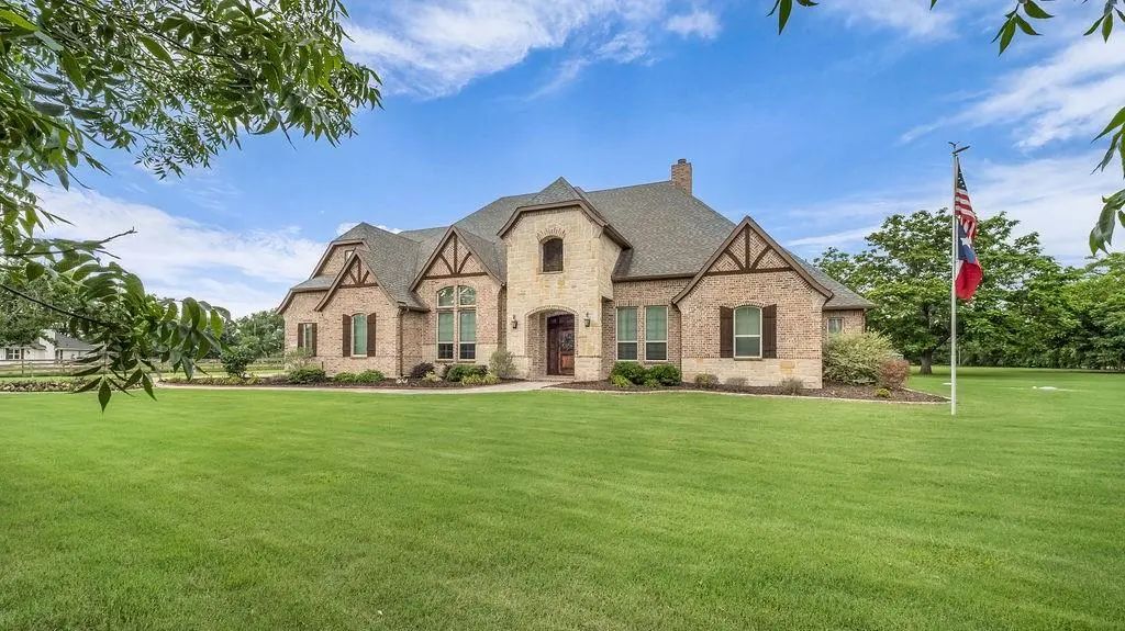 225 Holly Lane, Lucas