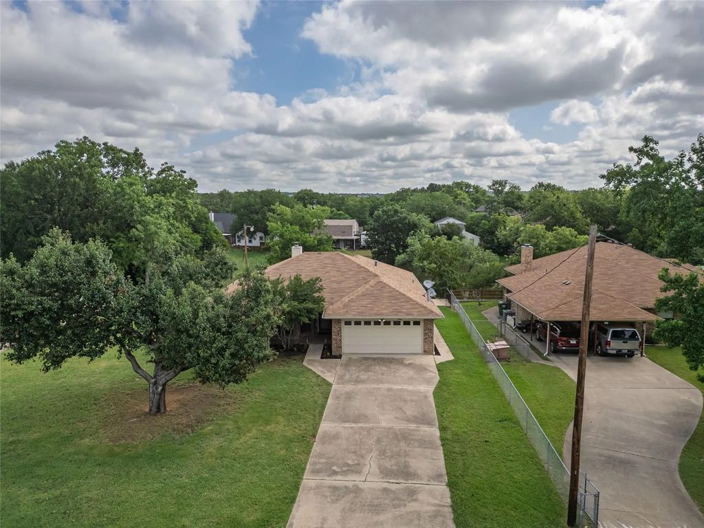 4007 Cherokee Court, Granbury