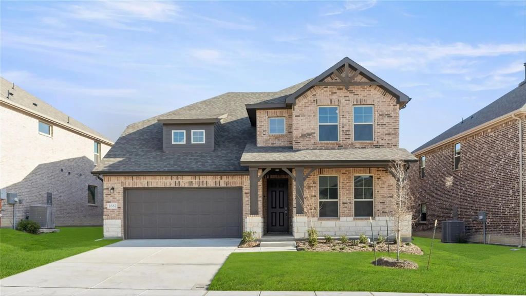 1217 Angel Lane, Aubrey