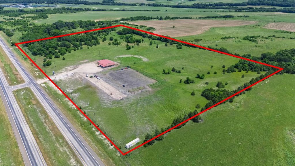 6009 Texas Hwy 24, Paris