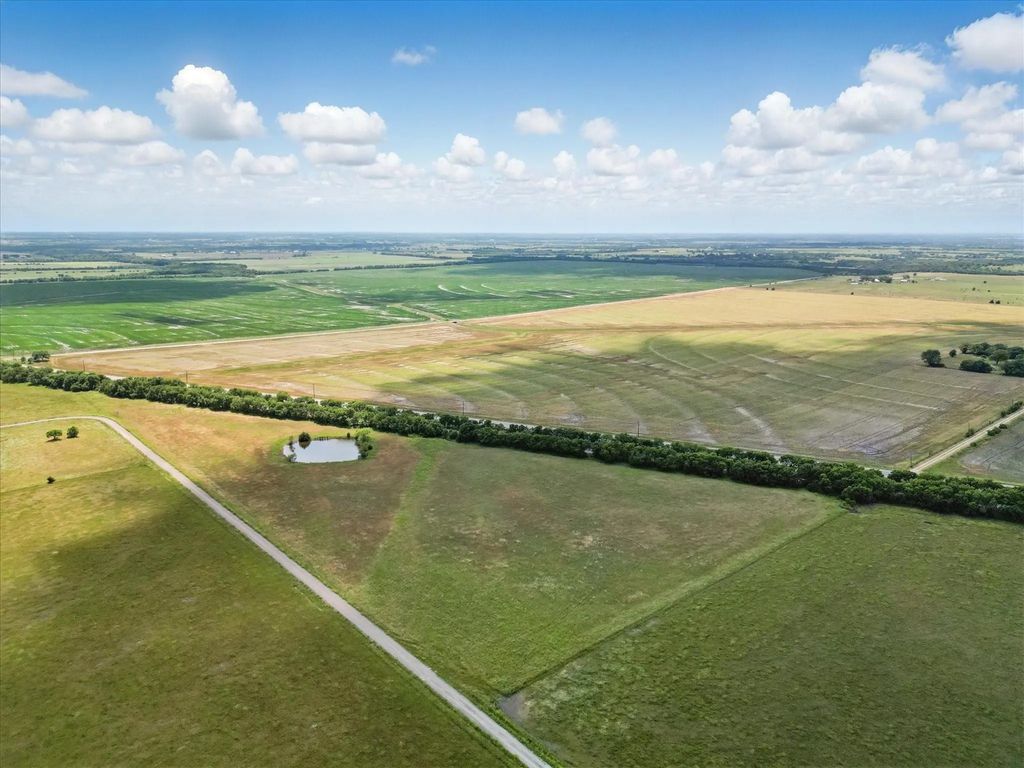 6534 County Road 1050, Celeste