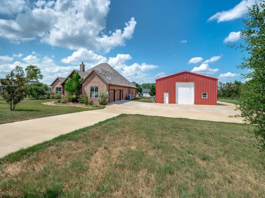 2840 Rock Hill Road, Aubrey
