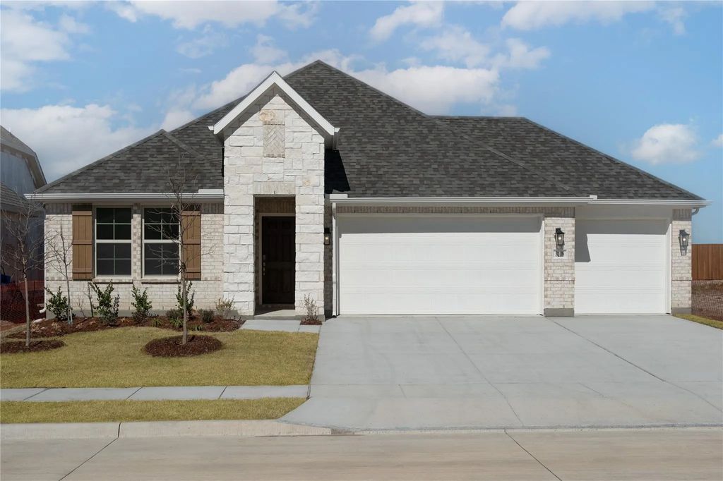 3108 Patrinia Street, Royse City