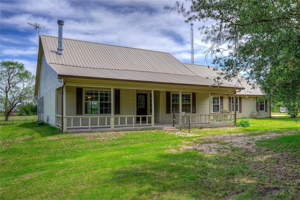 5701 Fm 2101, Quinlan