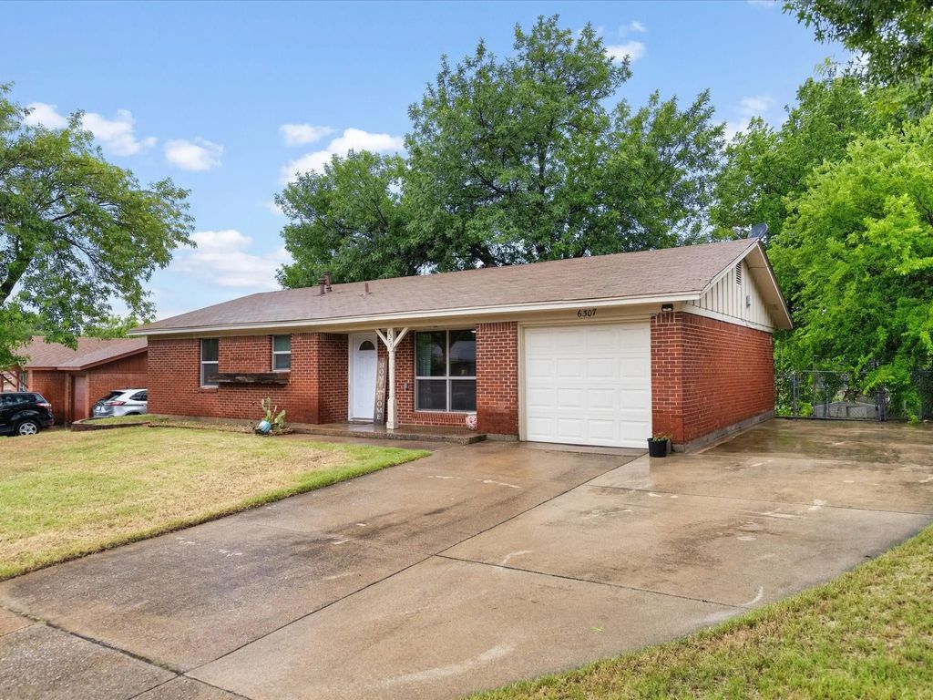 6307 Basswood Drive, Fort Worth