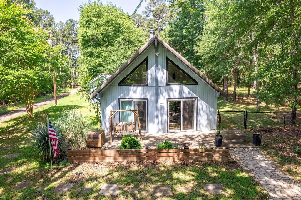 506 S King Lake, Scroggins