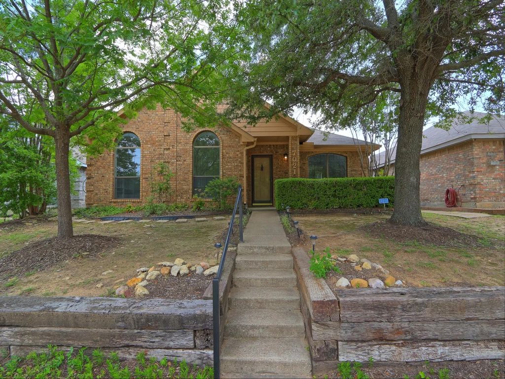 7021 Teal Drive, Fort Worth