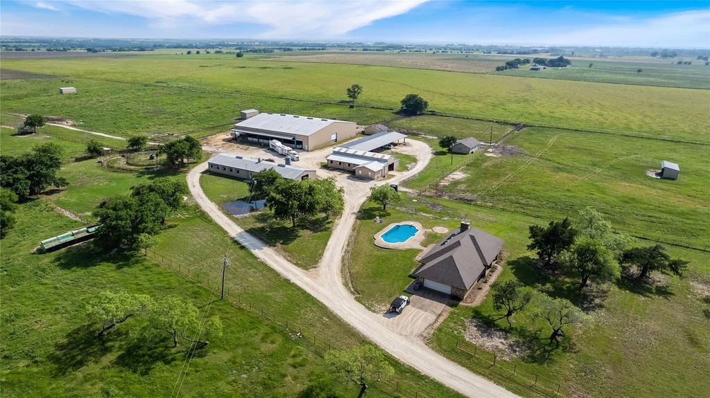 10400 Fm 916, Grandview