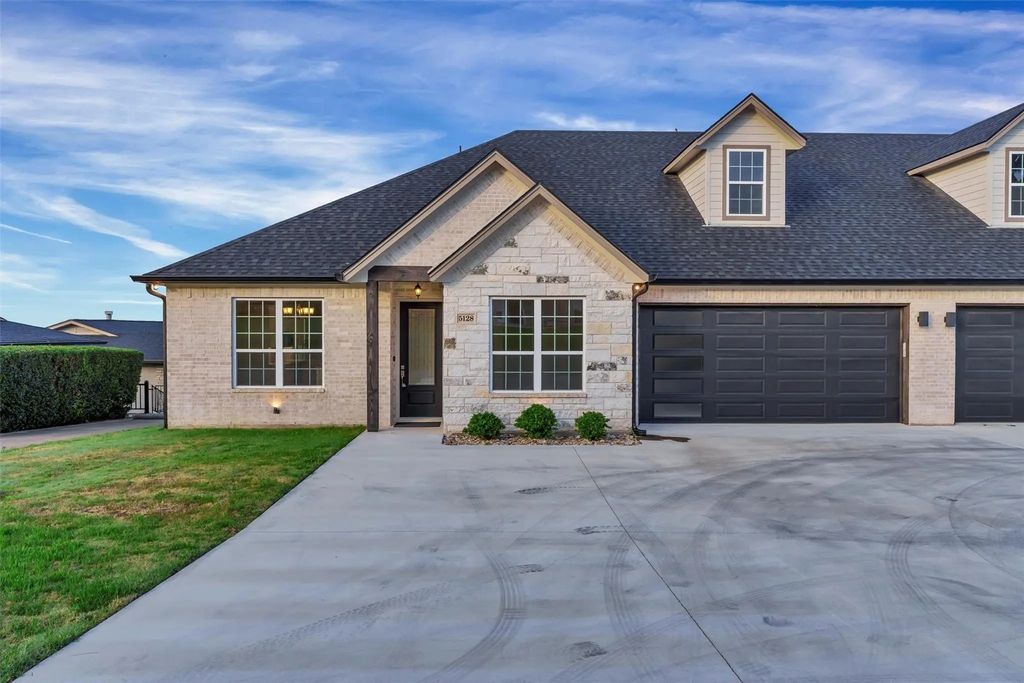 5128 Country Club Drive, Granbury