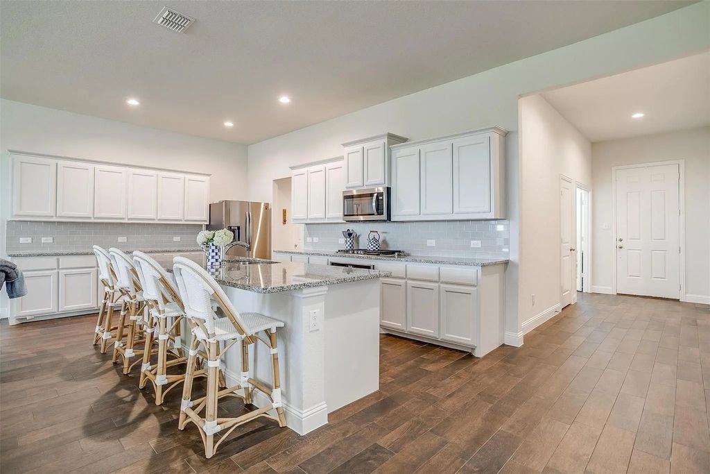 15125 Belclaire Avenue, Aledo
