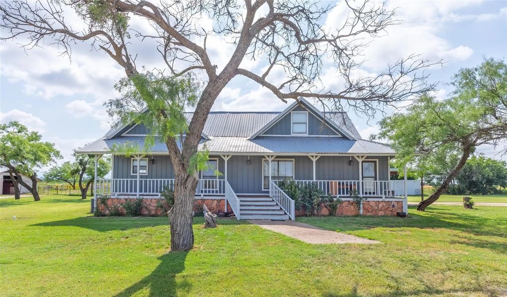 3017 County Road 154, Tuscola