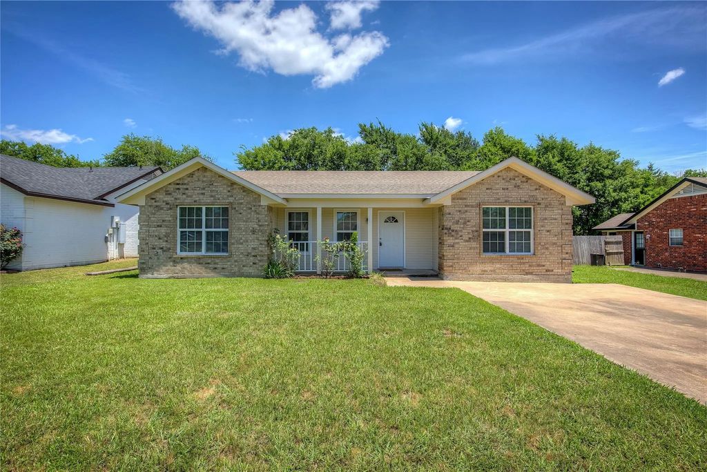 1003 Solomon Drive, Commerce