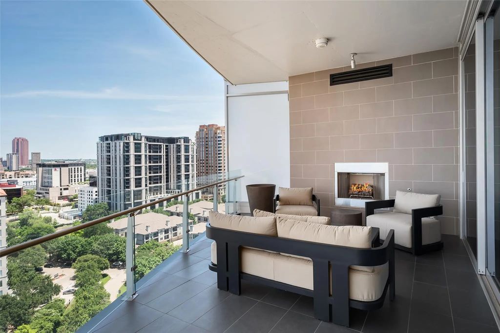 3130 N Harwood Street 1804, Dallas
