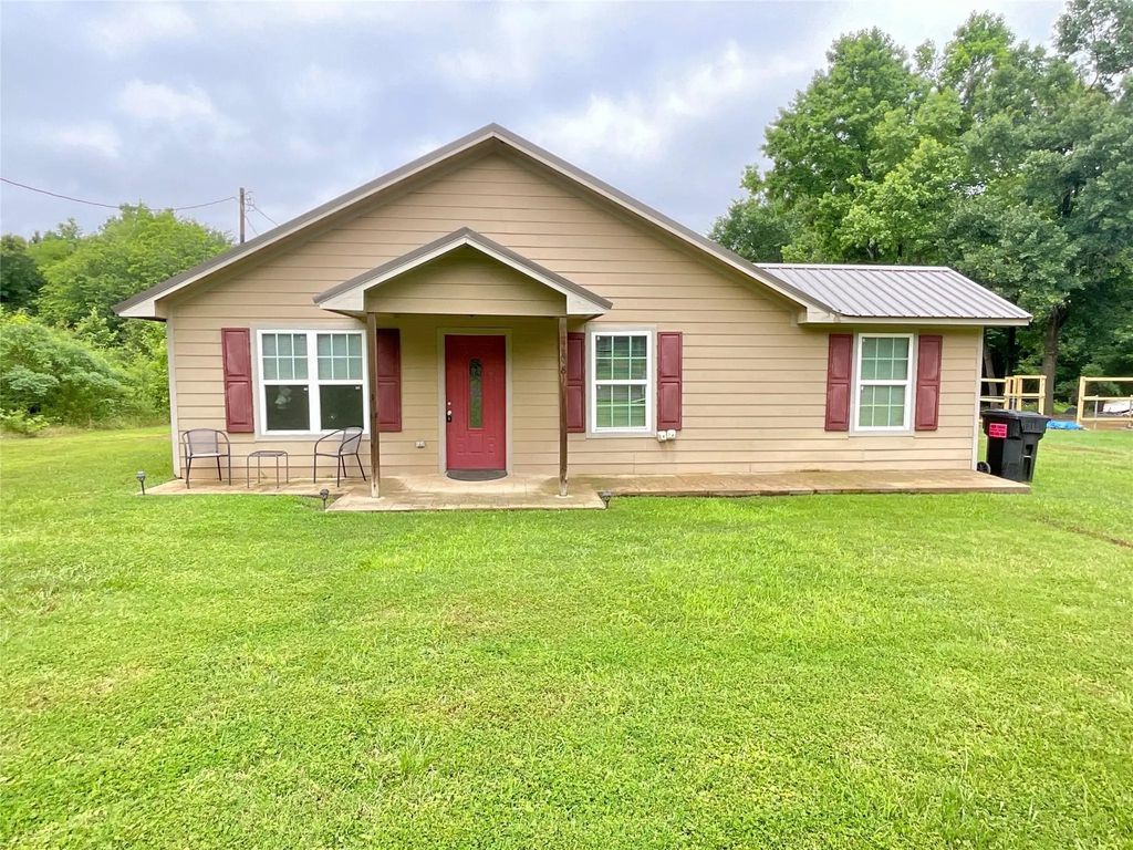 168 County Road 2603, Pittsburg
