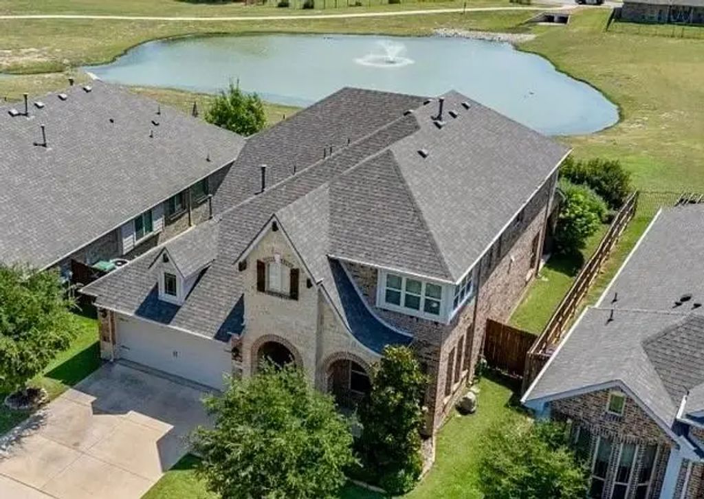 9409 Meadowpark Drive, Denton