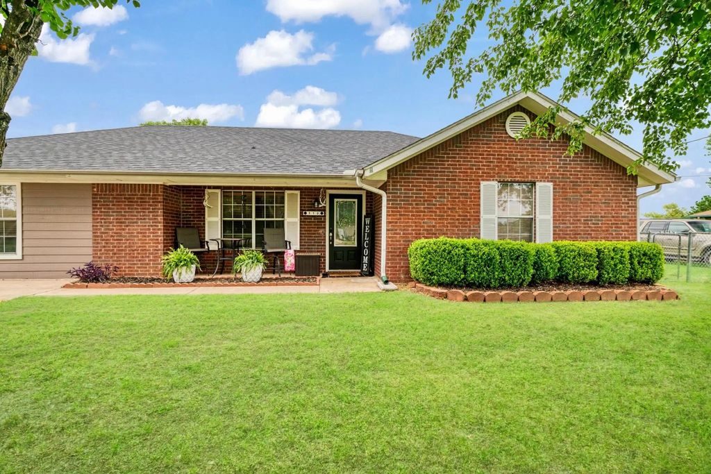 310 County Road 35985, Powderly