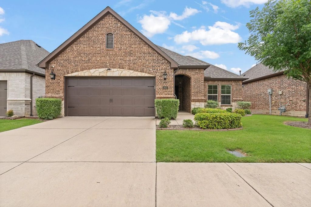 2802 Esplanade Boulevard 5802, Mansfield