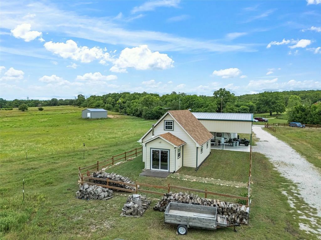 1185 County Road 1590, Alvord