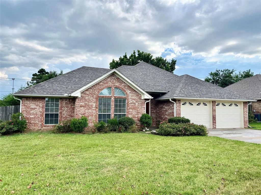 3750 Castlegate Drive, Paris
