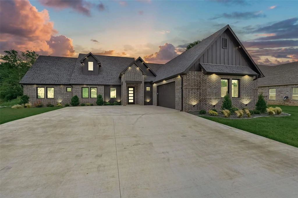58 Lone Oak Boulevard, Pottsboro