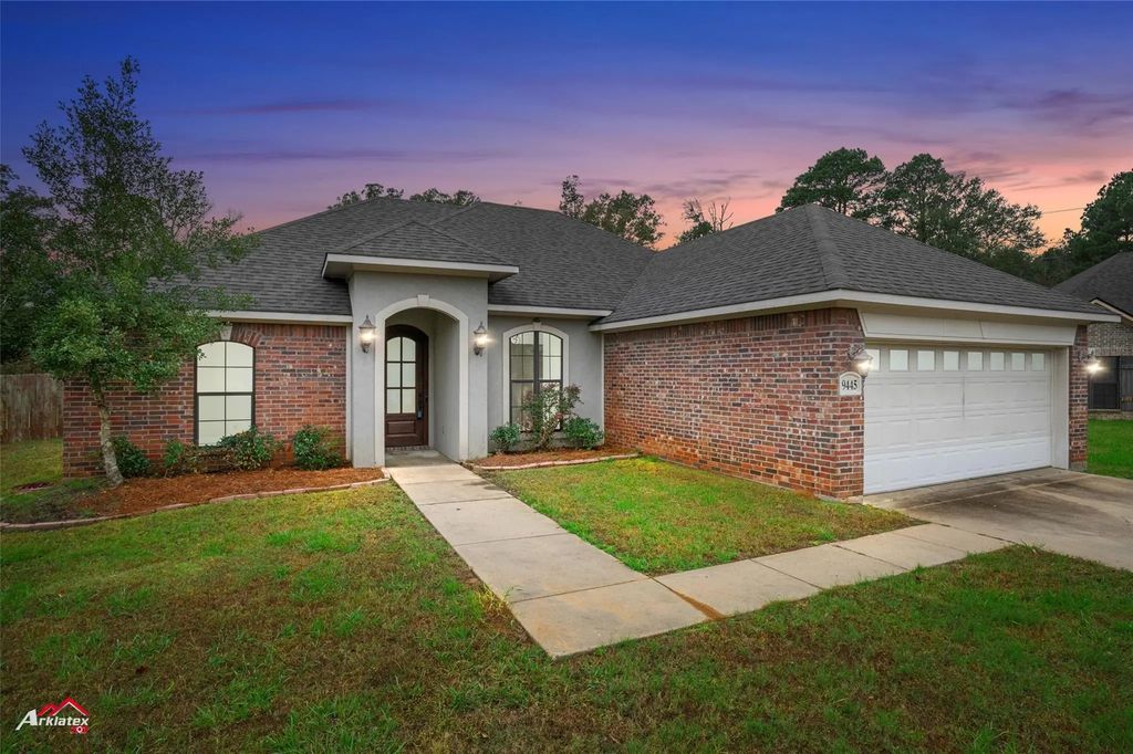 9445 N Pointe Circle, Greenwood