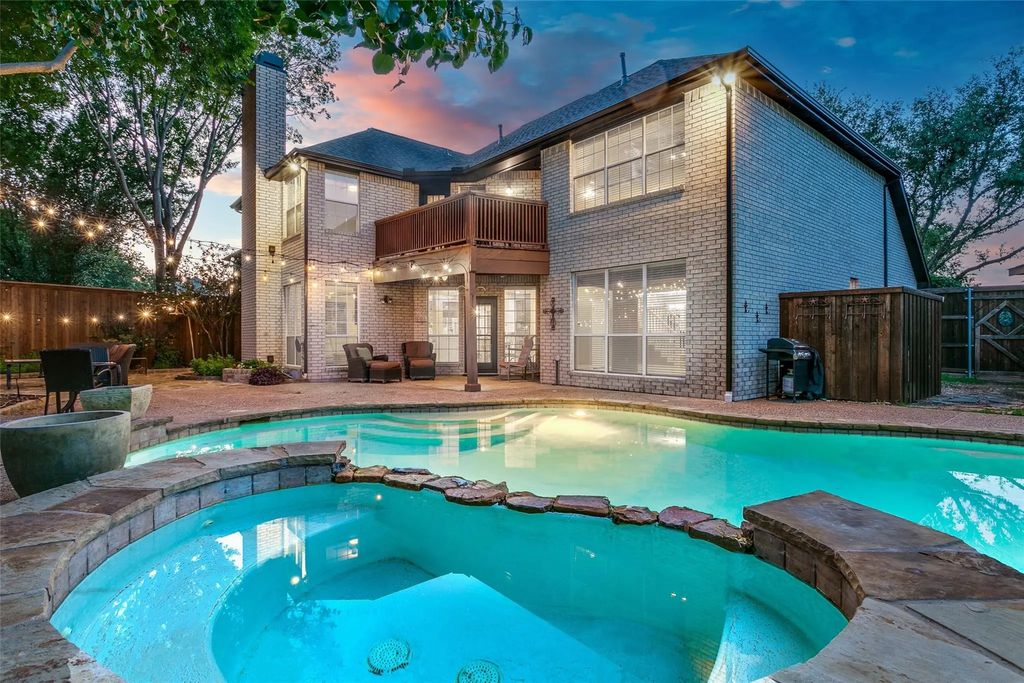 901 Sugarberry Lane, Flower Mound