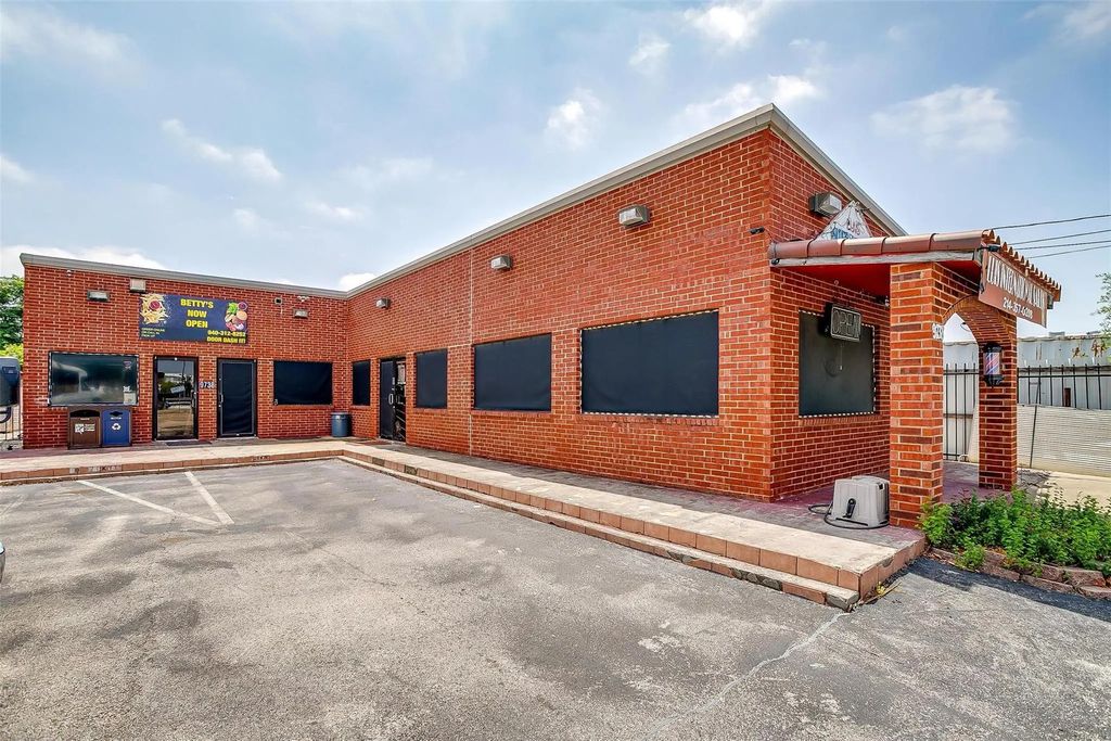 9738 Brockbank Drive, Dallas