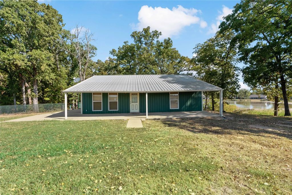 495 County Road 3100, Clarksville