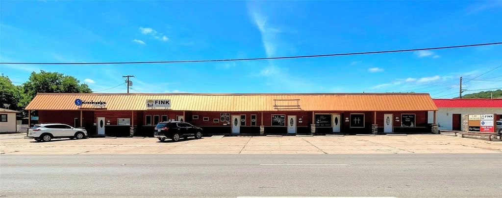 401 W Hubbard Street, Mineral Wells
