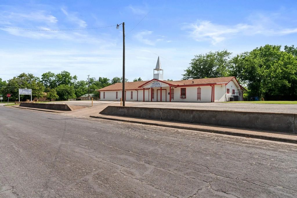 406 S 34th Street, Corsicana