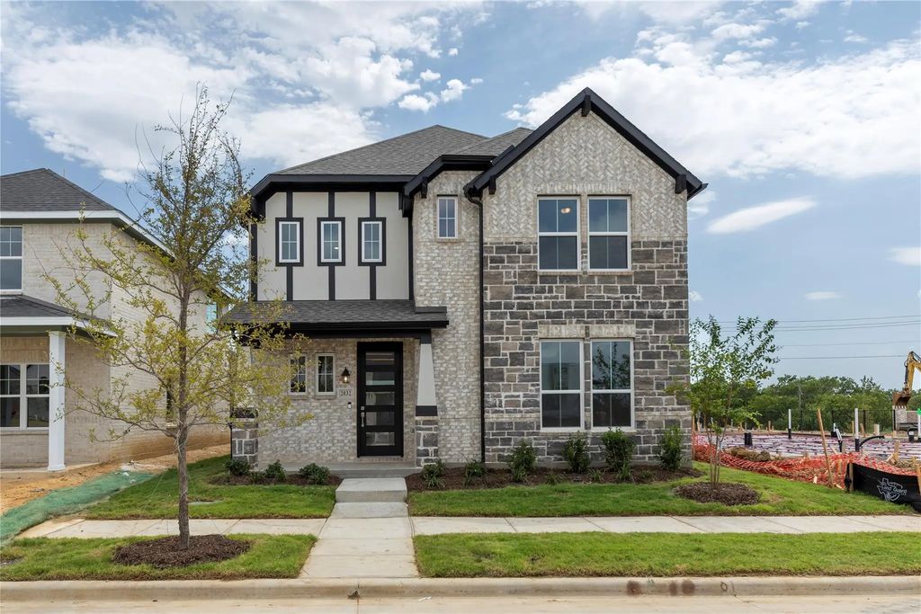 2032 Adriana Avenue, Celina