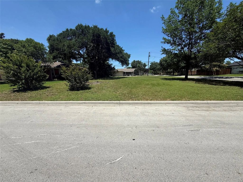 2981 Primrose Lane, Farmers Branch