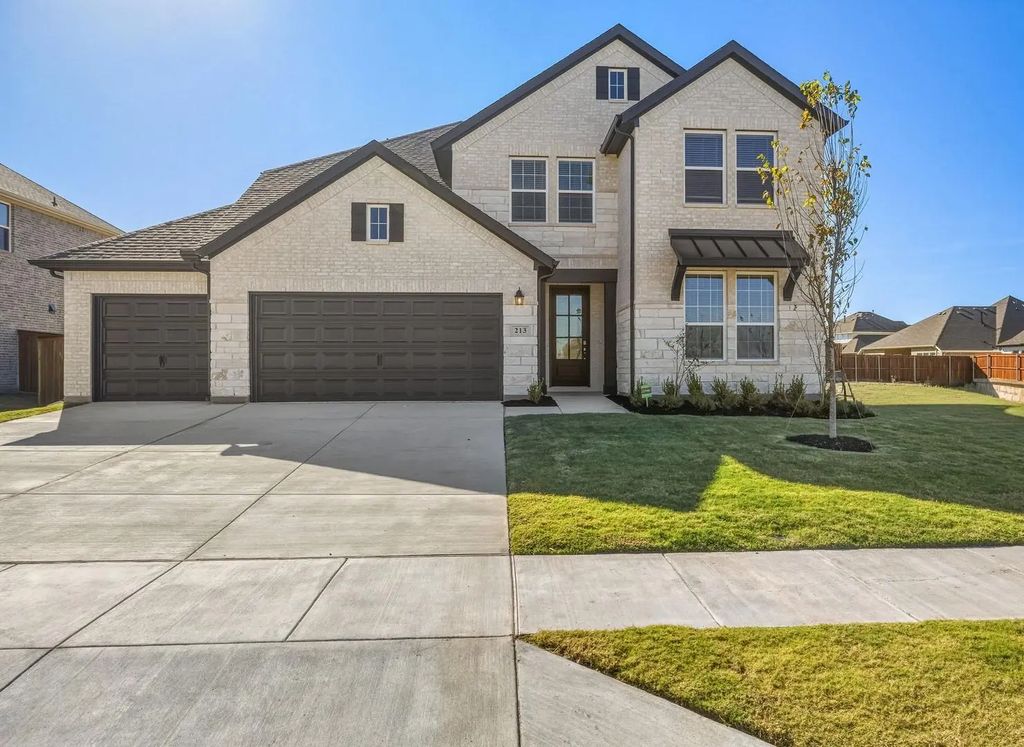 213 Yaupon Holly Street, Lavon