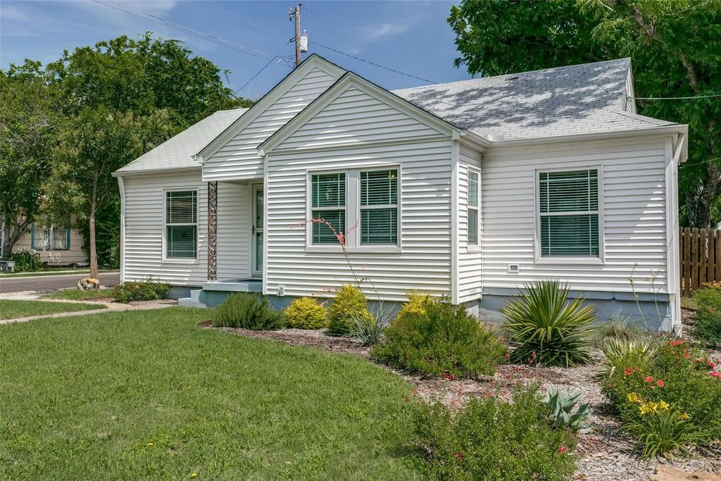 202 North Street, Grand Prairie