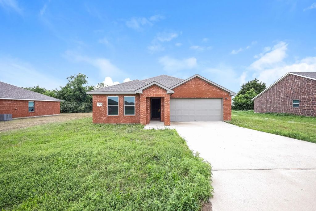 2908 Emma Lane, Mabank
