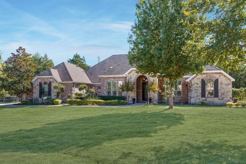 570 Ambrym Drive, Fairview