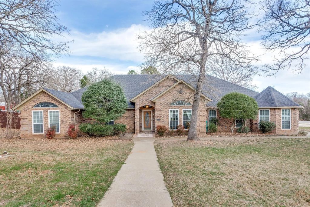 4465 Northern Dancer Drive, Burleson
