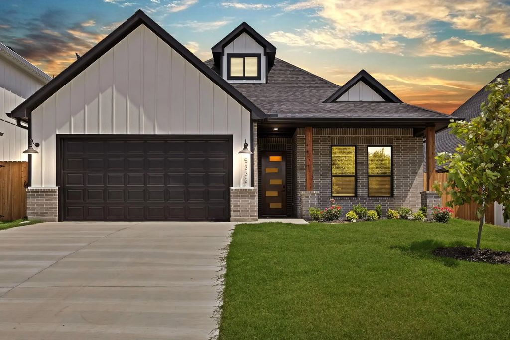 5332 Locke Avenue, Fort Worth