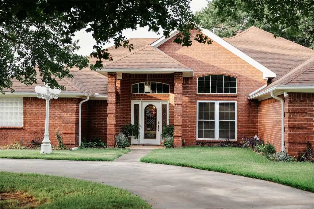 620 County Road 2605, Bonham