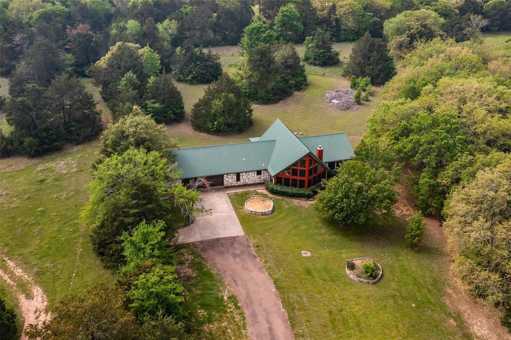 492 Russell Lane, Denison