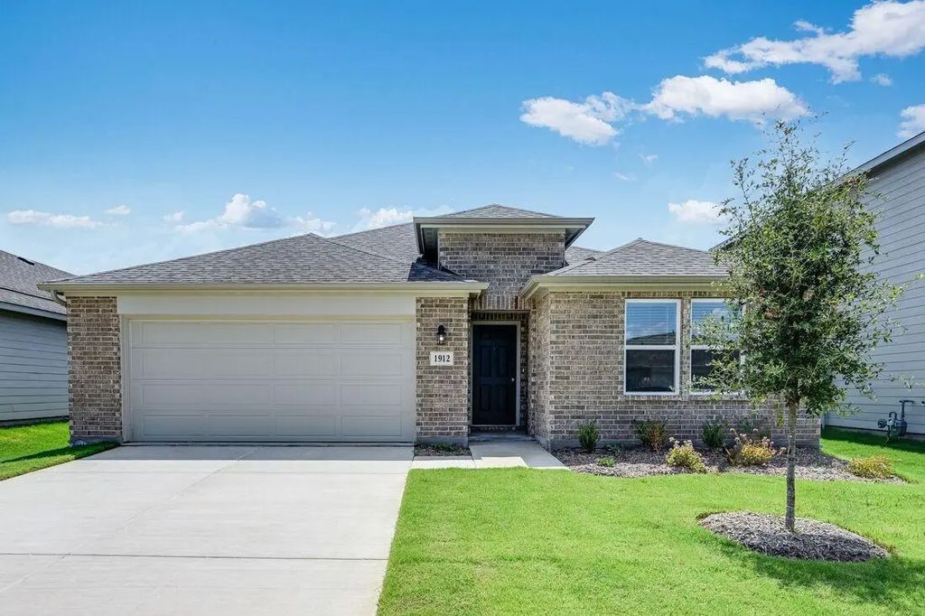 1912 Coleto Road, Crandall