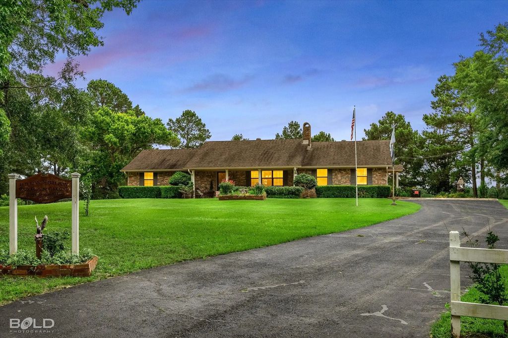 236 Charlie Cannon Road, Coushatta