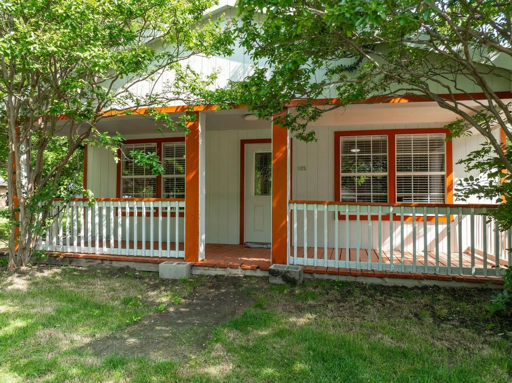 105 E North Street, Itasca