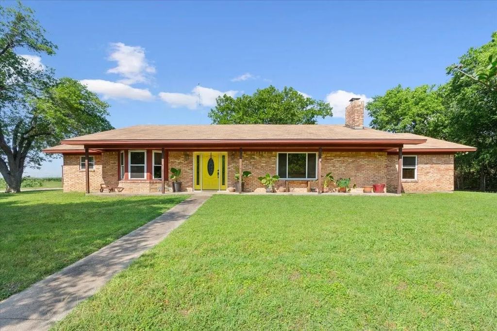 221 County Road 157, Riesel