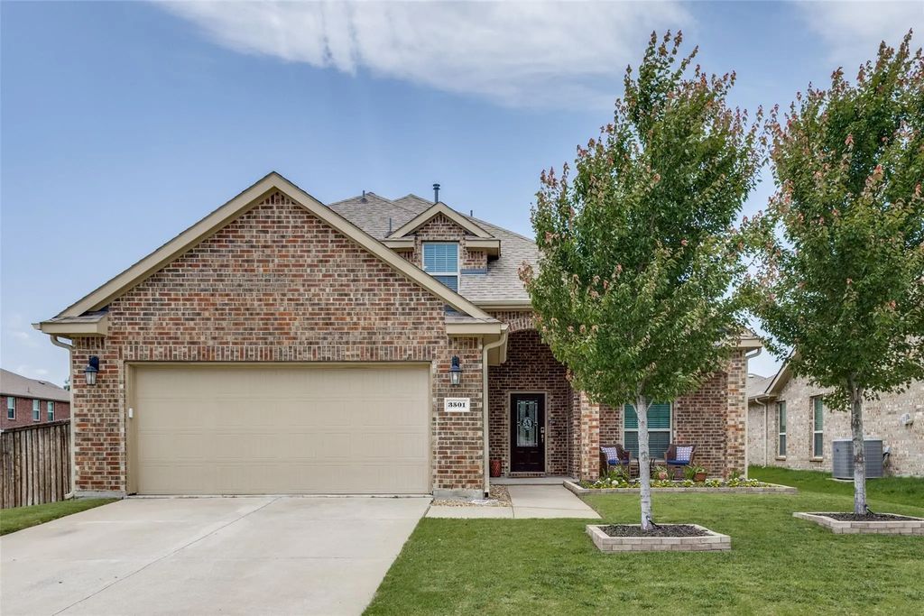 3501 Brazos Street, Melissa