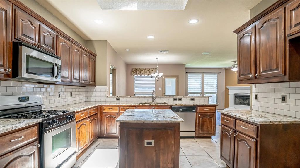 10252 Los Barros Trail, Fort Worth