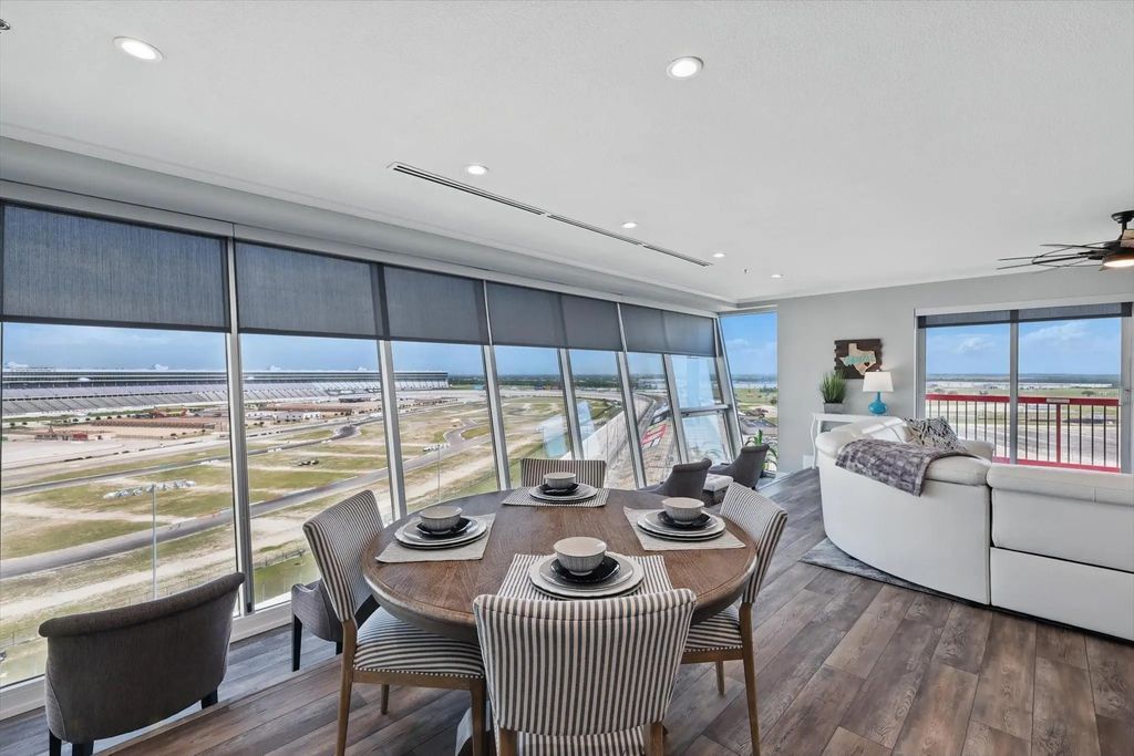 3575 Lone Star Circle 712, Fort Worth