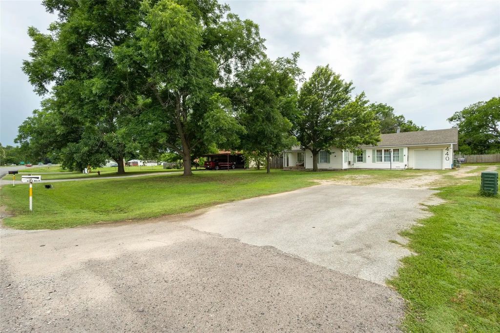 440 S Main Street, Springtown
